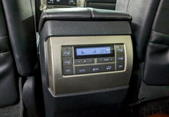 Подержанный автомобиль Lexus GX 2011 года (16 фото)