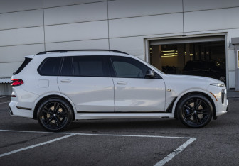 Подержанный автомобиль BMW X7 2022 года (5 фото)