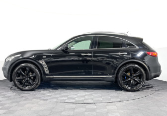 Подержанный автомобиль Infiniti FX 2009 года (8 фото)