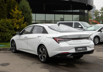 Новый Hyundai Elantra Sedan 2023 (5 фото)