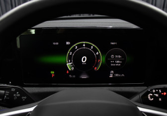 Подержанный автомобиль Volkswagen Tiguan 2024 года (12 фото)