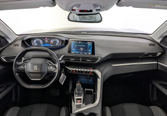 Подержанный автомобиль Peugeot 3008 2019 года (14 фото)