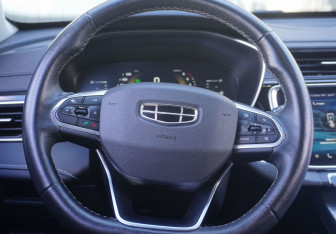 Подержанный автомобиль Geely Atlas Pro 2021 года (14 фото)