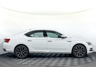 Новый Skoda Superb Liftback 2025 (6 фото)