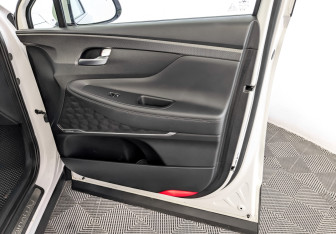 Подержанный автомобиль Hyundai Santa Fe 2019 года (26 фото)