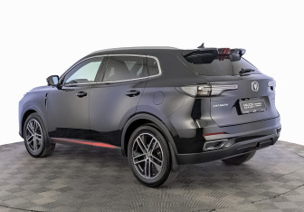 Подержанный автомобиль Changan UNI-S 2024 года (7 фото)