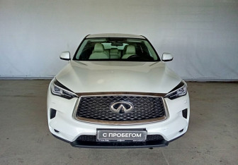 Подержанный автомобиль Infiniti QX50 2021 года (2 фото)