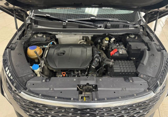 Подержанный автомобиль Omoda C5 2023 года (20 фото)