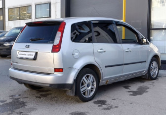 Подержанный автомобиль Ford C-MAX 2006 года (5 фото)