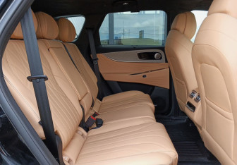 Подержанный автомобиль Jaecoo J8 2024 года (25 фото)