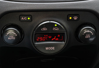 Подержанный автомобиль Kia Rio Hatchback 2010 года (14 фото)