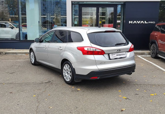 Подержанный автомобиль Ford Focus Wagon 2012 года (7 фото)