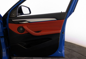 Подержанный автомобиль BMW X2 2021 года (25 фото)