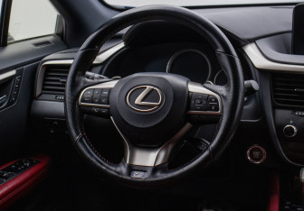 Подержанный автомобиль Lexus RX 2017 года (15 фото)