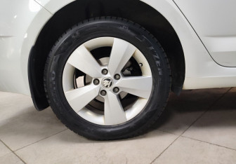 Подержанный автомобиль Skoda Octavia Liftback 2018 года (9 фото)