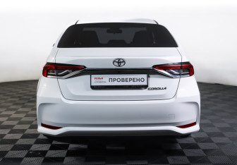 Подержанный автомобиль Toyota Corolla Sedan 2022 года (6 фото)