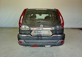Подержанный автомобиль Nissan X-Trail 2011 года (5 фото)