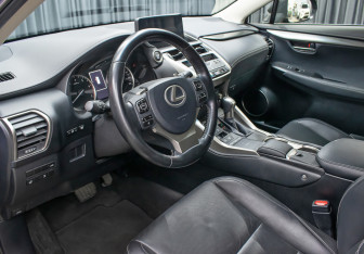 Подержанный автомобиль Lexus NX 2019 года (15 фото)