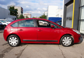 Подержанный автомобиль Citroen C4 Hatchback 2010 года (4 фото)