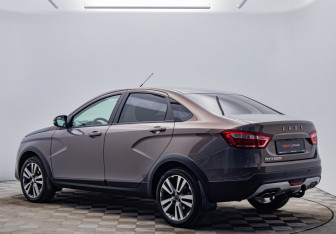 Подержанный автомобиль LADA (ВАЗ) Vesta Sedan 2019 года (3 фото)