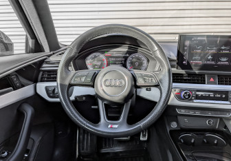 Подержанный автомобиль Audi A4 Sedan 2021 года (22 фото)