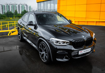 Подержанный автомобиль BMW X4 2020 года (3 фото)