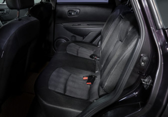 Подержанный автомобиль Nissan Qashqai 2012 года (10 фото)