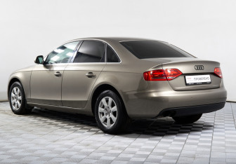 Подержанный автомобиль Audi A4 Sedan 2008 года (7 фото)