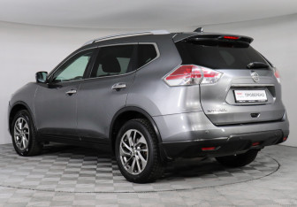 Подержанный автомобиль Nissan X-Trail 2018 года (13 фото)