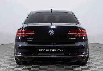 Подержанный автомобиль Volkswagen Passat Sedan 2015 года (4 фото)