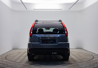 Подержанный автомобиль Nissan X-Trail 2014 года (6 фото)