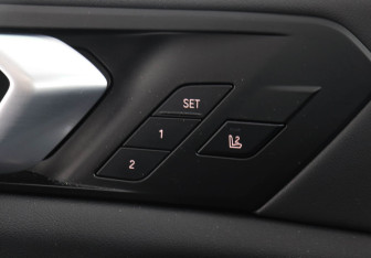 Подержанный автомобиль BMW X5 2023 года (20 фото)