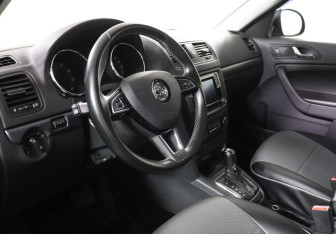 Подержанный автомобиль Skoda Yeti 2015 года (7 фото)