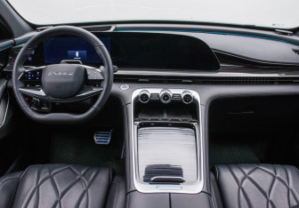 Подержанный автомобиль Exeed RX 2023 года (13 фото)