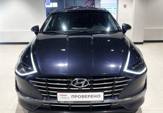 Подержанный автомобиль Hyundai Sonata 2020 года (2 фото)
