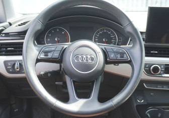 Подержанный автомобиль Audi A4 Sedan 2022 года (14 фото)
