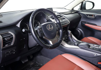 Подержанный автомобиль Lexus NX 2016 года (14 фото)