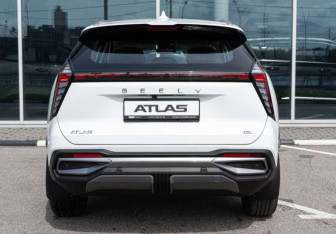 Новый Geely Atlas 2025 (11 фото)