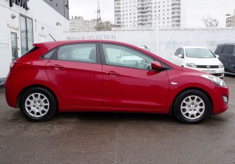 Подержанный автомобиль Hyundai i30 Hatchback 2012 года (5 фото)