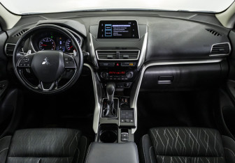 Подержанный автомобиль Mitsubishi Eclipse Cross 2019 года (13 фото)