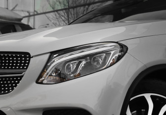 Подержанный автомобиль Mercedes-Benz GLE 2017 года (31 фото)