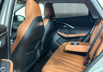 Подержанный автомобиль Omoda C5 2023 года (10 фото)