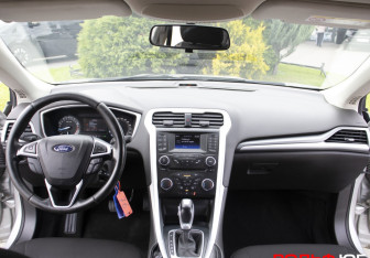 Подержанный автомобиль Ford Mondeo Sedan 2017 года (14 фото)