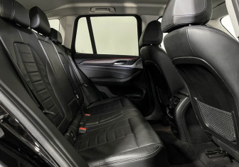 Подержанный автомобиль BMW X3 2019 года (14 фото)