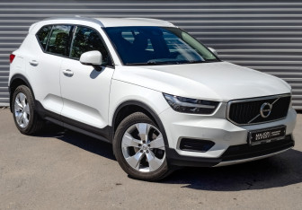 Подержанный автомобиль Volvo XC40 2020 года (3 фото)