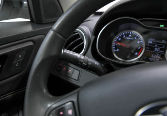 Подержанный автомобиль FAW Besturn X40 2019 года (7 фото)