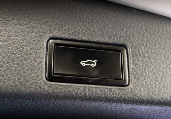 Подержанный автомобиль Volkswagen Touareg 2018 года (26 фото)