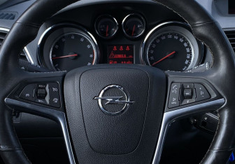 Подержанный автомобиль Opel Mokka 2014 года (15 фото)