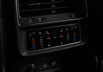 Подержанный автомобиль Audi Q7 2020 года (13 фото)
