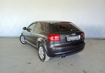 Подержанный автомобиль Audi A3 Hatchback 2010 года (4 фото)